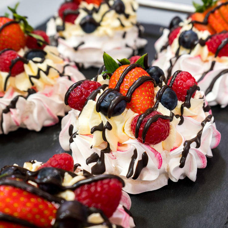 Whipping It Up Mini Pavlovas
