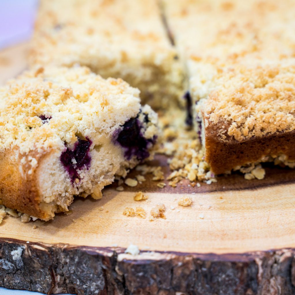 Lemon & Blueberry Crumble Traybake