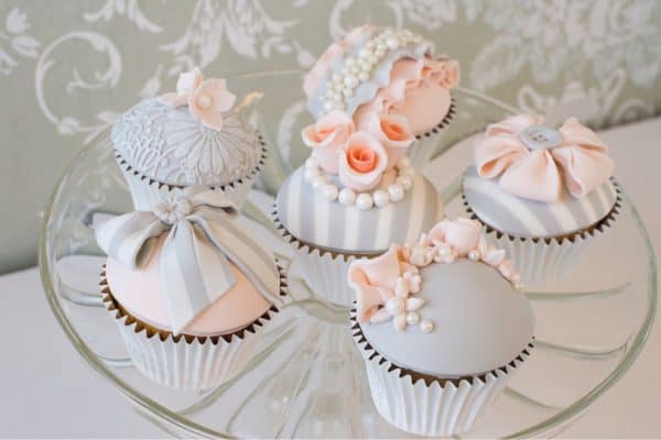 Vintage Cupcakes - Claire Corbett - Online