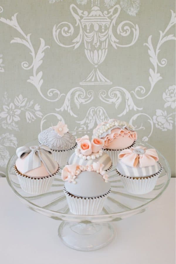 Vintage Cupcakes - Claire Corbett - Online