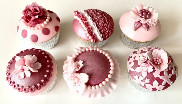 Vintage Cupcakes - Claire Corbett - Online