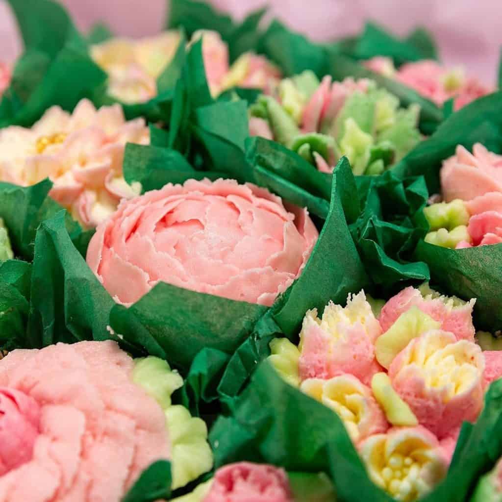 Carol's Buttercream Flowers Class Online