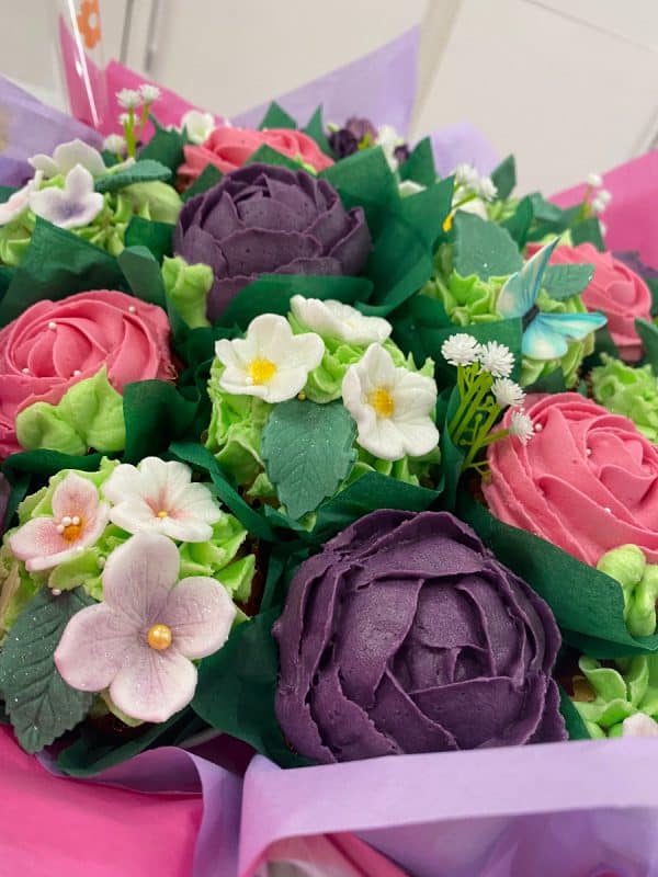 Carol's Buttercream Flowers Class Online