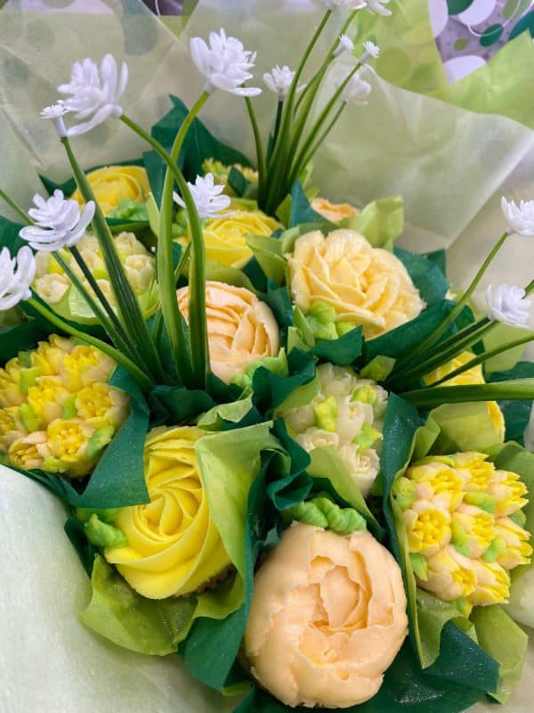 Carol's Buttercream Flowers Class Online