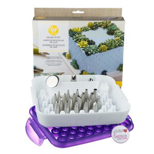 Wilton DELUXE Piping Tip Set of 22.a